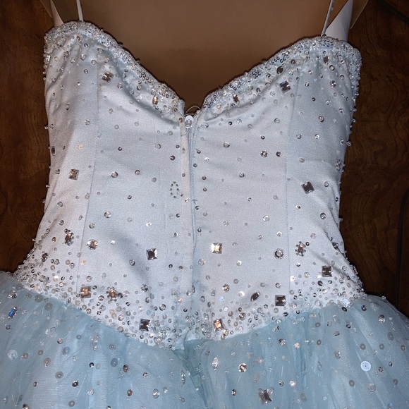 Mori Lee Gown (prom, sweet 16) - Picture 5 of 13